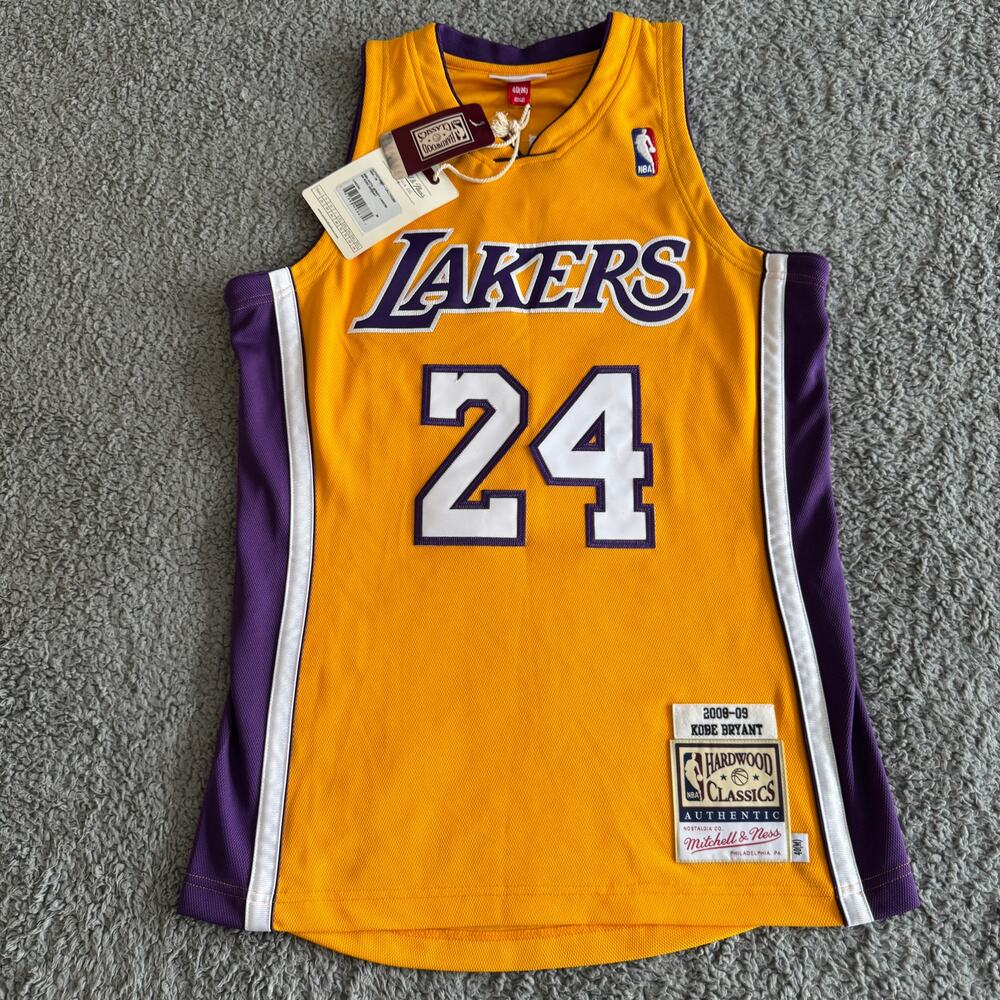 100% Authentic Kobe Bryant Mitchell & Ness NBA 2009 Los Angeles Lakers Jersey 40